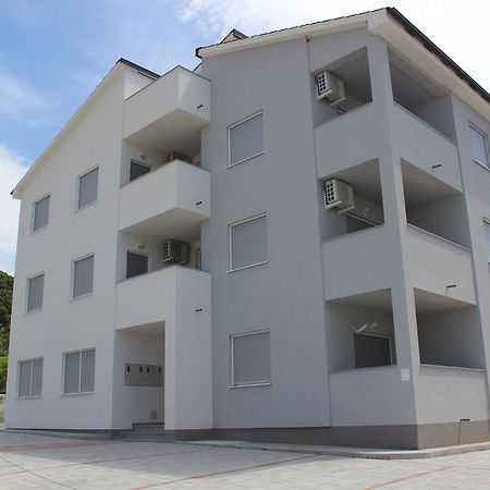 Apartments Petrusic Supetarska Draga Exteriör bild