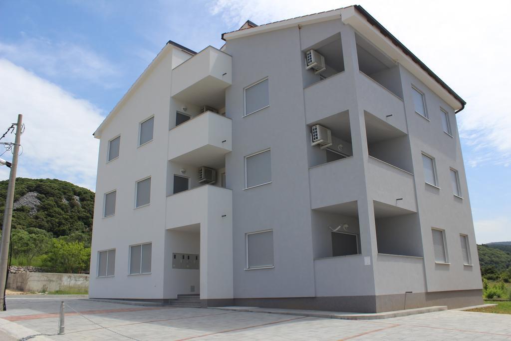 Apartments Petrusic Supetarska Draga Exteriör bild